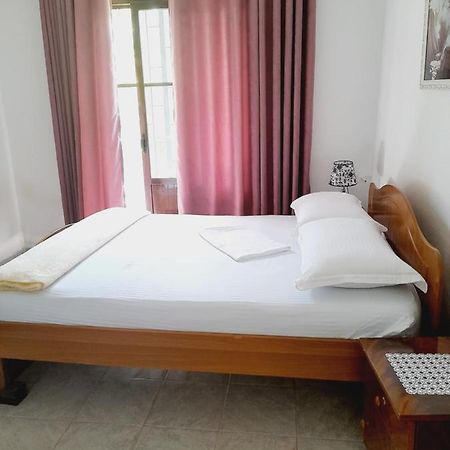Vila Aliaj Luxury Apartment With 2 Rooms With Private Wonderful Terrace Durrës Exteriör bild