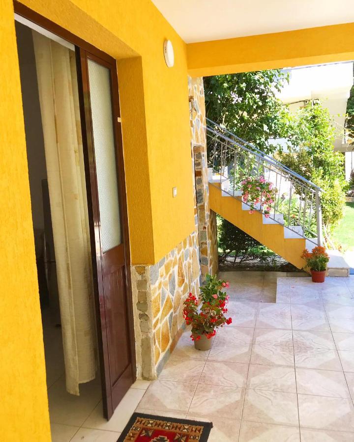 Vila Aliaj Luxury Apartment With 2 Rooms With Private Wonderful Terrace Durrës Exteriör bild