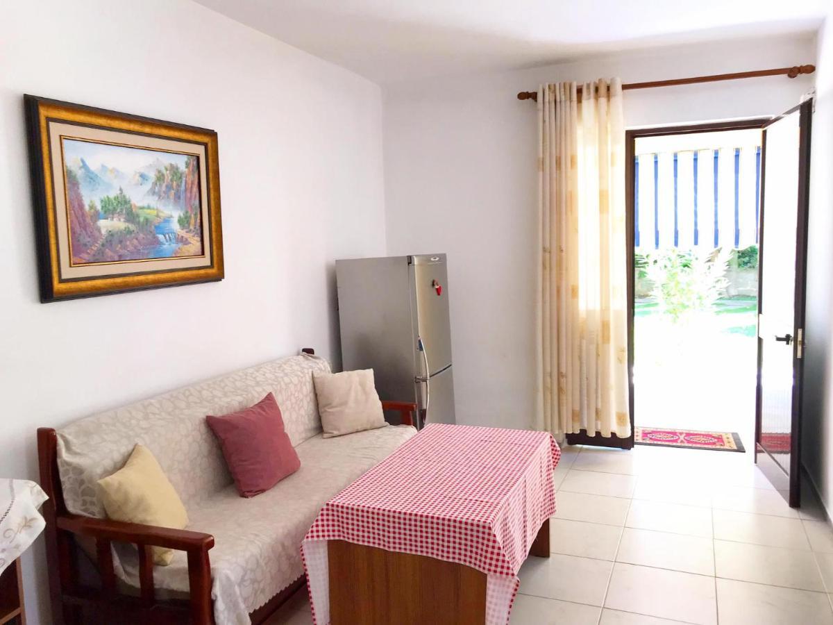 Vila Aliaj Luxury Apartment With 2 Rooms With Private Wonderful Terrace Durrës Exteriör bild