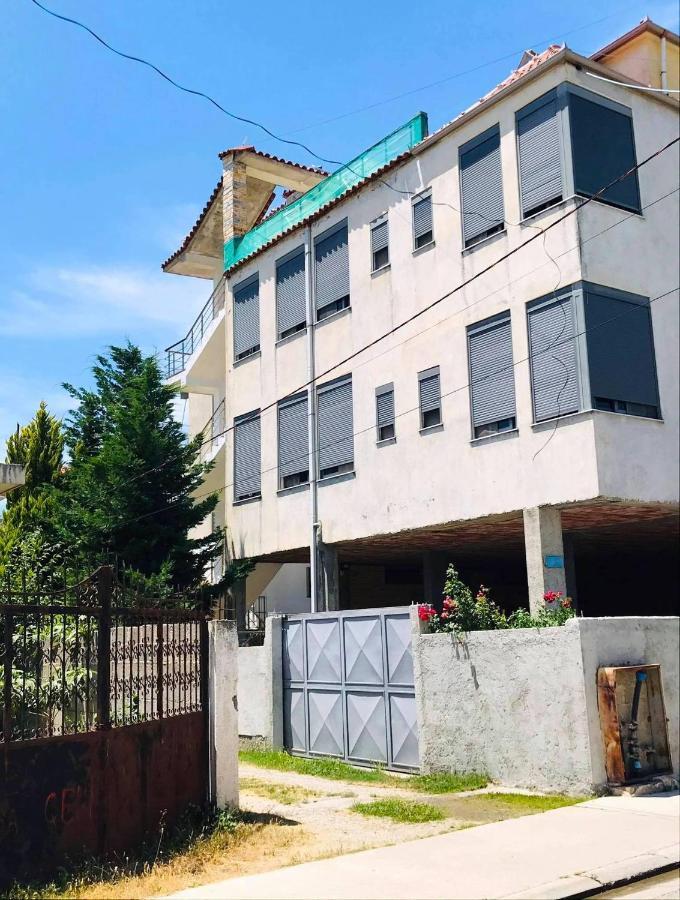 Vila Aliaj Luxury Apartment With 2 Rooms With Private Wonderful Terrace Durrës Exteriör bild