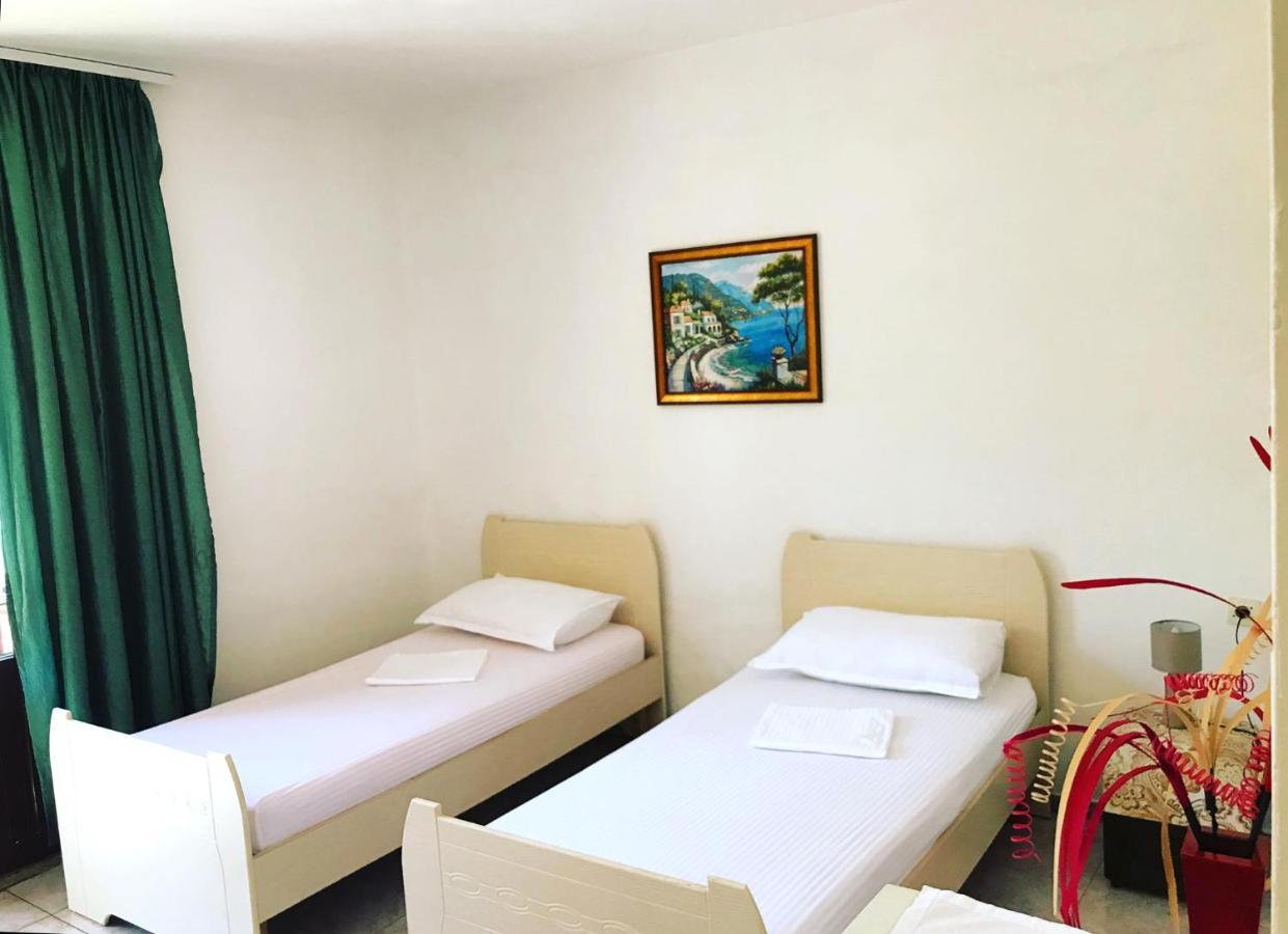 Vila Aliaj Luxury Apartment With 2 Rooms With Private Wonderful Terrace Durrës Exteriör bild