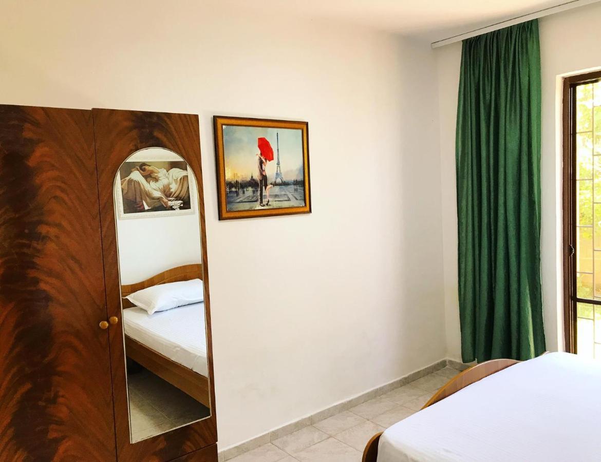 Vila Aliaj Luxury Apartment With 2 Rooms With Private Wonderful Terrace Durrës Exteriör bild