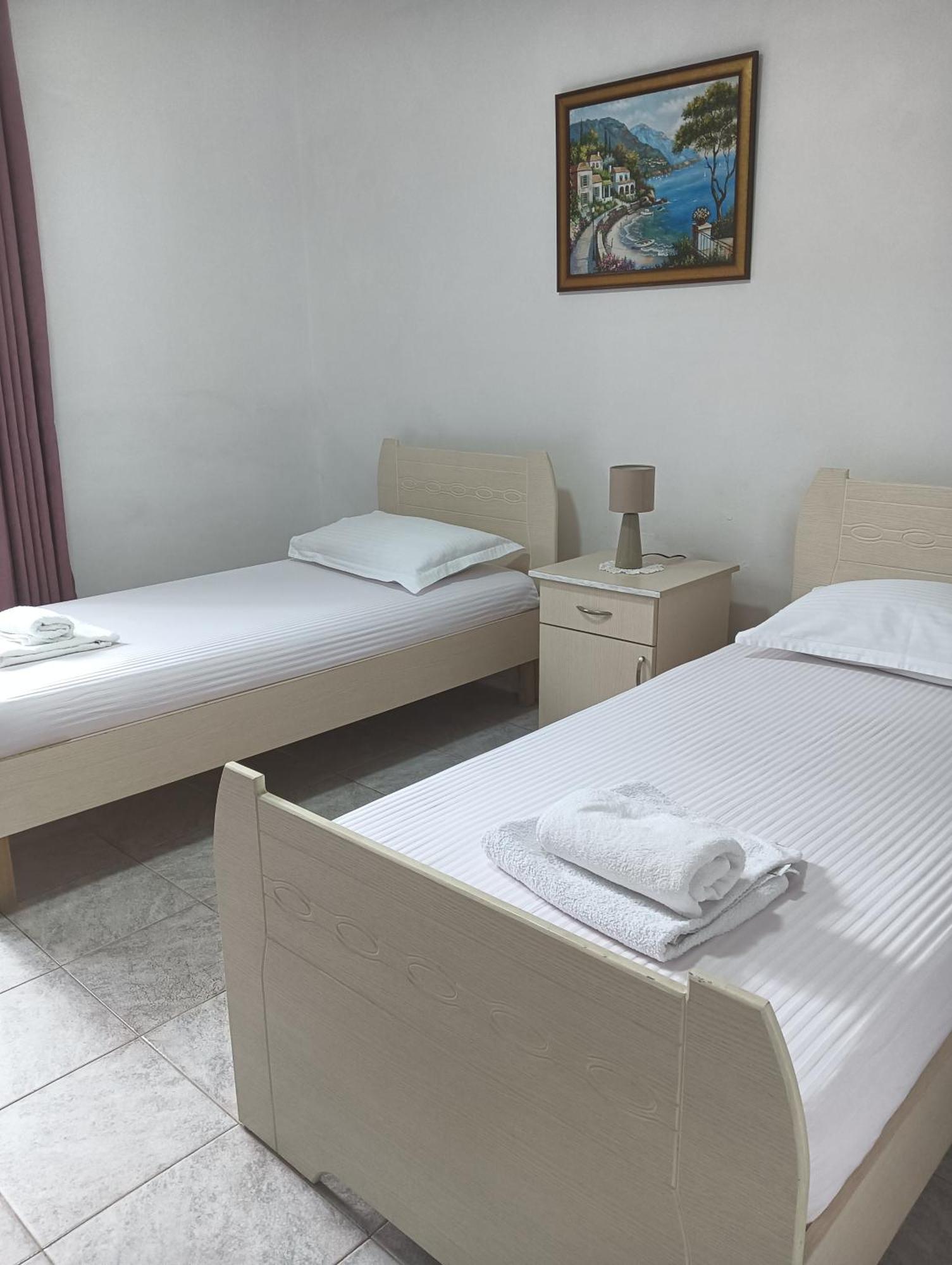 Vila Aliaj Luxury Apartment With 2 Rooms With Private Wonderful Terrace Durrës Exteriör bild