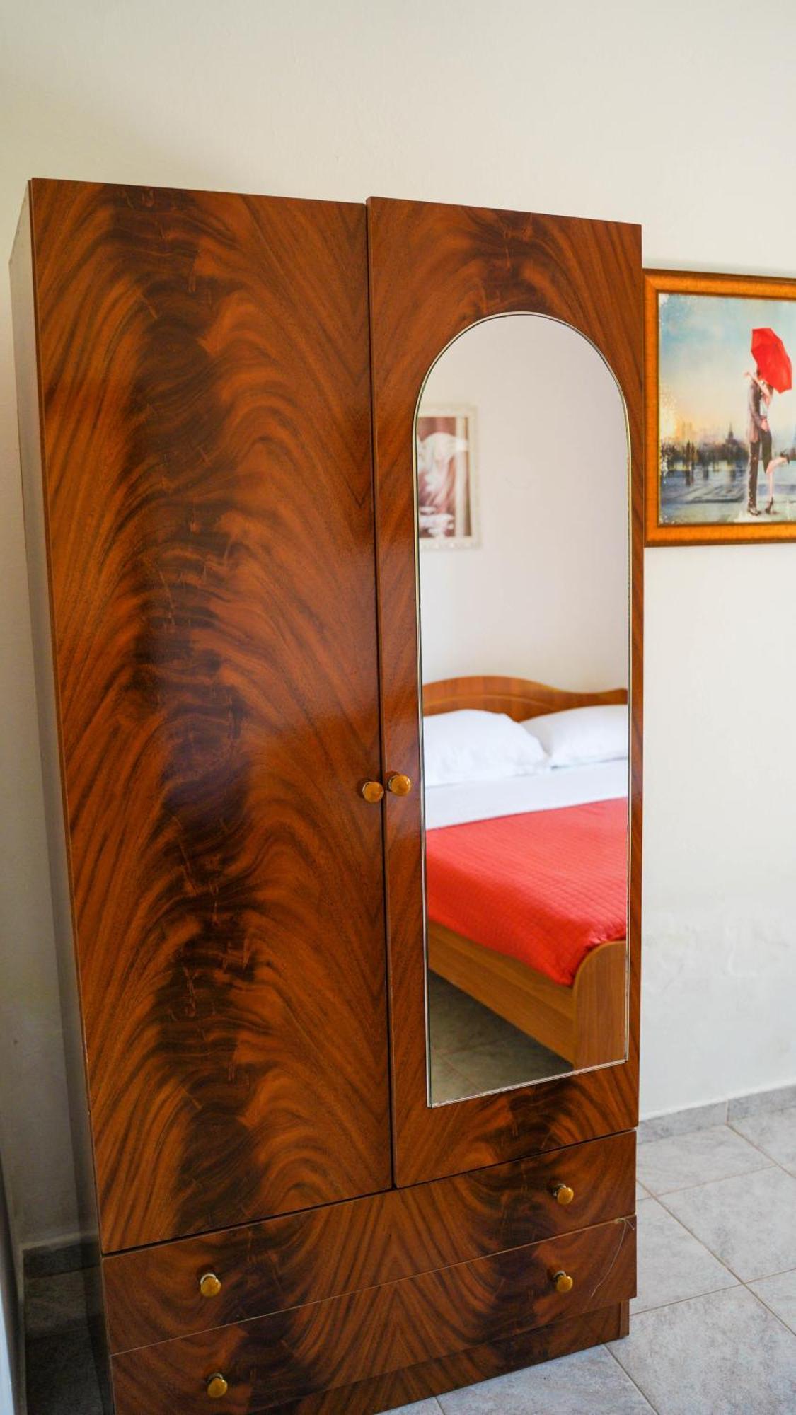Vila Aliaj Luxury Apartment With 2 Rooms With Private Wonderful Terrace Durrës Exteriör bild